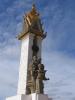 statue